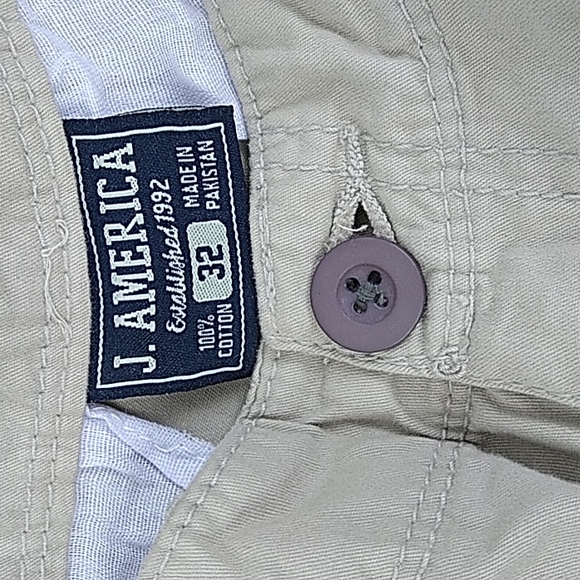 NCCA Iowa State Cyclones Beige Khakis  Shorts 32 - Picture 7 of 8